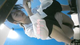 女廁全景偷拍 白皙氣質高顏值美女 水潤鮑魚 人美B嫩超正點