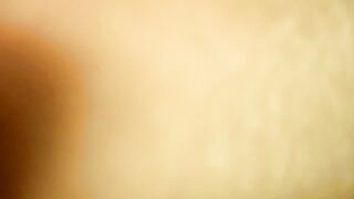 這樣進去不行的 只是讓你蹭蹭 我進去一點點 熟女技師磨硬槍