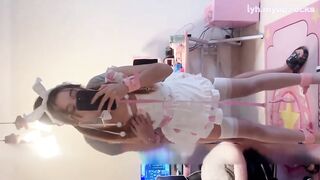 白絲小白兔口交 內射白虎嫩穴