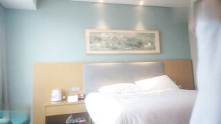 探花老王週末酒店約炮美甲店漂亮女技師 模特兒身材逼逼粉嫩