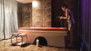 探訪按摩店女技師全套服務，水床開始，技術一流