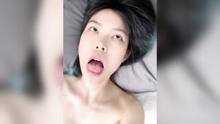 漂亮學妹極度反差是個露出癖 喝尿野戰-05