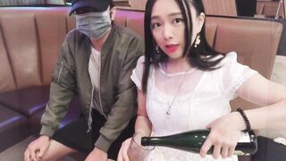 台灣DaisybabyTW直接在酒店裡面框一個紅牌小姐幹翻她的騷穴