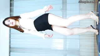 白皙溫柔御姐【西子】大尺度，情趣全裸裸舞，陰毛特別性感-09