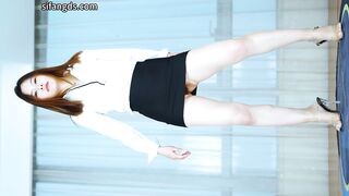 白皙溫柔御姐【西子】大尺度，情趣全裸裸舞，陰毛特別性感-09