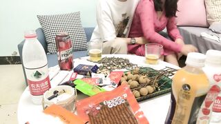 瘦猴先生探花 約操良家少婦 喝酒聊天 扒掉衣服看肥穴
