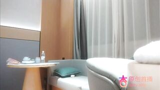 XY07 小嚴探花 網約高顏值學生妹 完美身材 猛操小穴