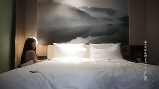 【小寶尋花】約了個紅裙女孩 坐在身上摸逼舔弄口交 大力猛操 呻吟嬌喘非常誘人