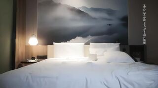 【小寶尋花】約了個紅裙女孩 坐在身上摸逼舔弄口交 大力猛操 呻吟嬌喘非常誘人