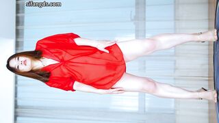 白皙溫柔御姐【西子】大尺度，情趣全裸裸舞，陰毛特別性感-06